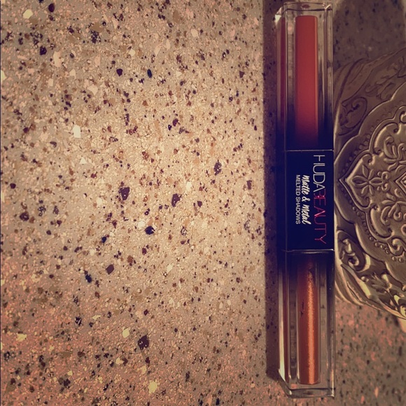 HUDA BEAUTY Other - Huda Beauty melted eyeshadow